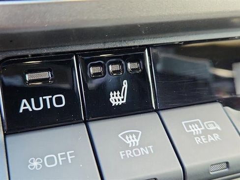 Used 2025 Toyota Camry SE w/ Convenience Package image 21