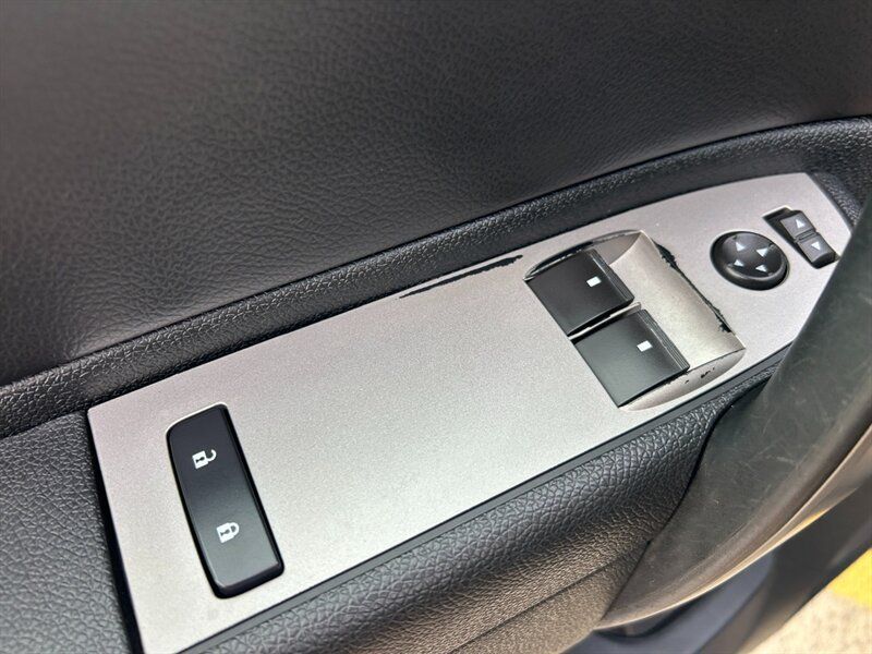 Used 2011 Chevrolet Silverado 1500 LT RWD image 8