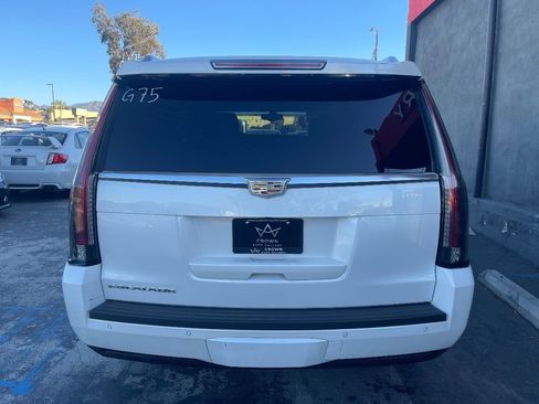 Used 2017 Cadillac Escalade 2WD image 7