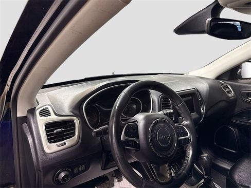 Used 2018 Jeep Compass Latitude w/ Popular Equipment Group image 11