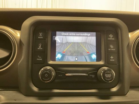 Used 2020 Jeep Gladiator Sport w/ Quick Order Package 24S image 4