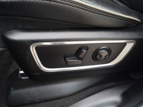 Used 2023 RAM 1500 Laramie AWD/4WD image 18