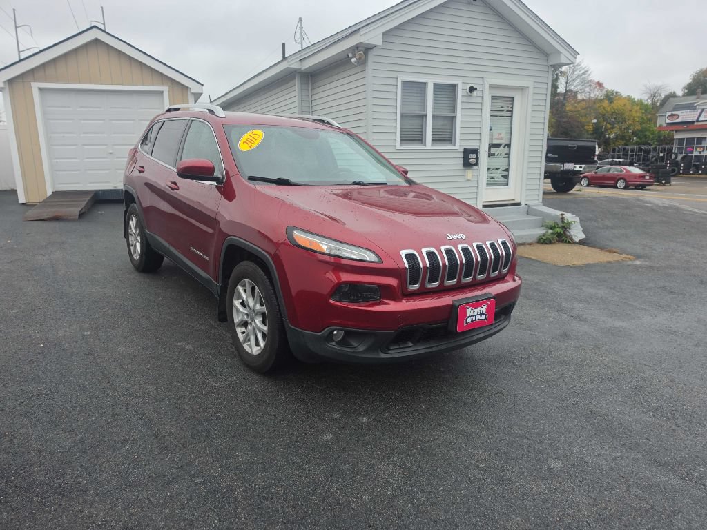 Used 2015 Jeep Cherokee Latitude w/ Cold Weather Group AWD/4WD image 2