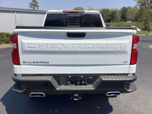 Used 2025 Chevrolet Silverado 1500 LT Trail Boss w/ Convenience Package II image 3