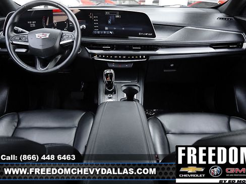 Used 2025 Cadillac XT4 Premium Luxury image 7