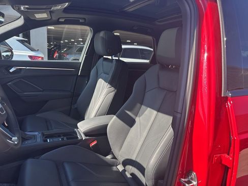 Used 2025 Audi Q3 2.0T Premium w/ Convenience Package image 13