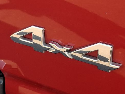 Used 2019 Toyota Tacoma SR5 AWD/4WD image 29