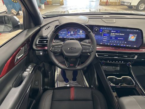 New 2026 Chevrolet Traverse RS w/ LPO, Floor Liner Package image 32