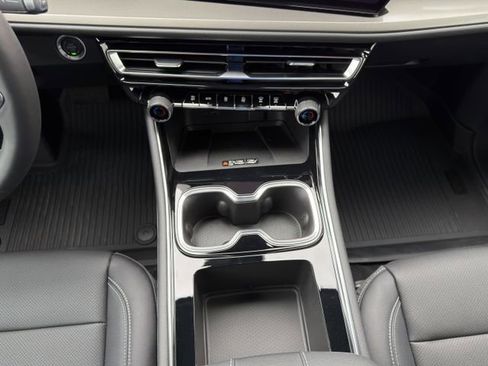 New 2026 Chevrolet Traverse LT image 15