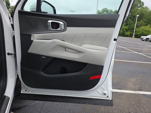 Certified 2023 Kia Sorento SX Prestige w/ Panoramic Sunroof Package AWD/4WD image 28