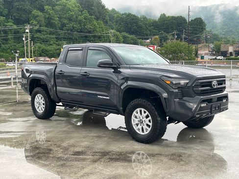 Used 2024 Toyota Tacoma SR5 AWD/4WD image 1