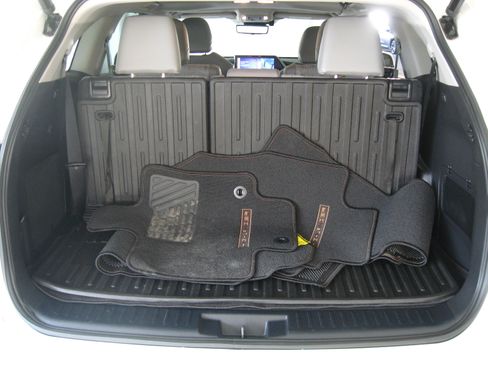 Used 2023 Toyota Highlander Bronze Edition image 22