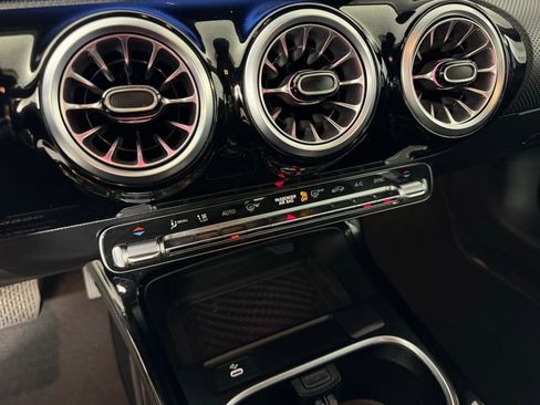 Used 2025 Mercedes-Benz CLA 250 CLA 250 image 19