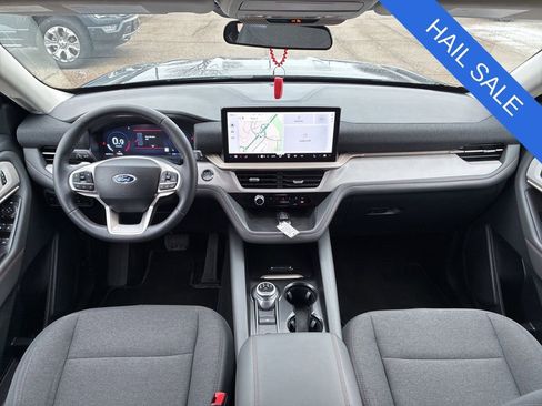 Used 2025 Ford Explorer Active AWD/4WD image 15
