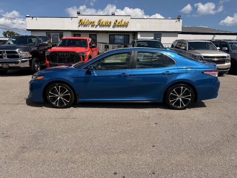 Used 2020 Toyota Camry SE w/ Audio Package AWD/4WD image 1