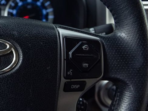 Used 2018 Toyota 4Runner SR5 AWD/4WD image 15