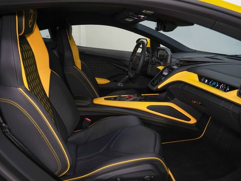 Used 2024 Lamborghini Revuelto AWD/4WD image 30
