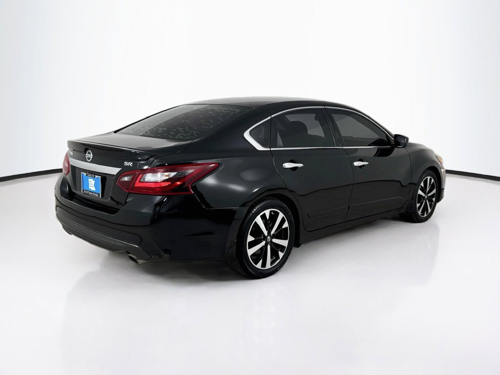 Used 2018 Nissan Altima 2.5 SR w/ Interior Lighting Package FWD image 8