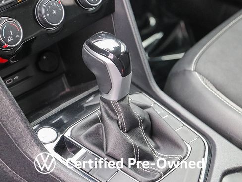 Used 2023 Volkswagen Taos SE w/ Panoramic Sunroof Package FWD image 22