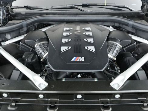 Used 2025 BMW X7 M60i image 24