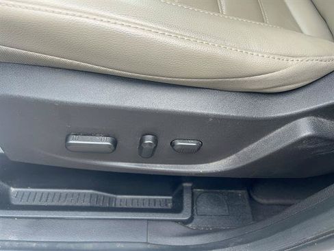 Used 2017 Ford Escape Titanium FWD image 11