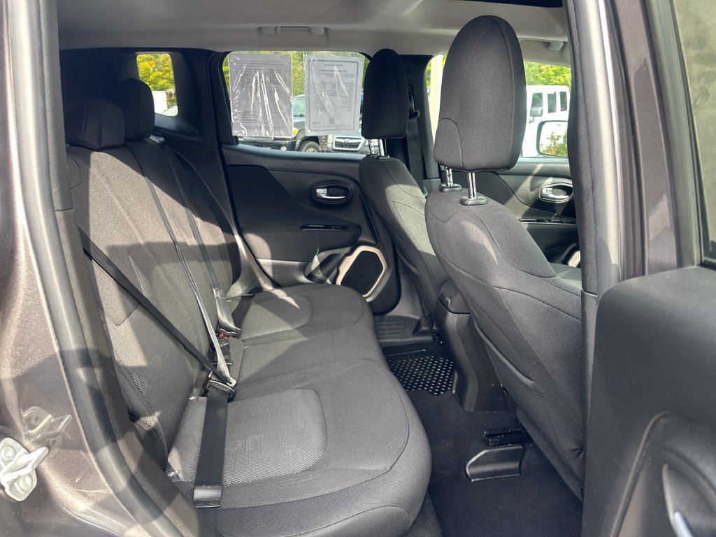 Used 2017 Jeep Renegade Latitude w/ Cold Weather Group AWD/4WD image 21