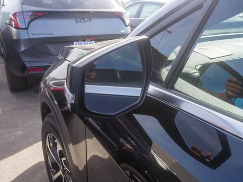 Certified 2023 Kia Sportage EX AWD/4WD image 8