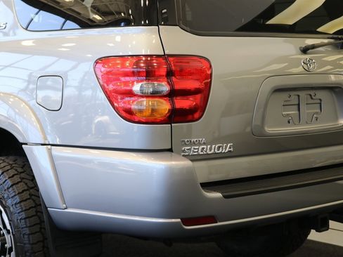 Used 2004 Toyota Sequoia SR5 image 93