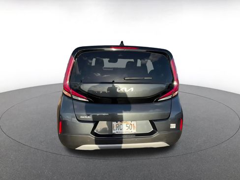 Used 2025 Kia Soul LX w/ LX Technology Package FWD image 12