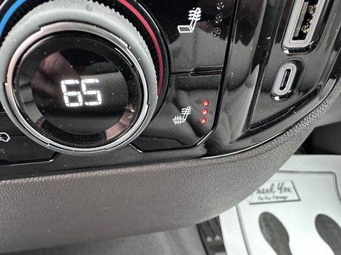 Used 2025 Chevrolet Silverado 1500 LT w/ Leather Package image 17