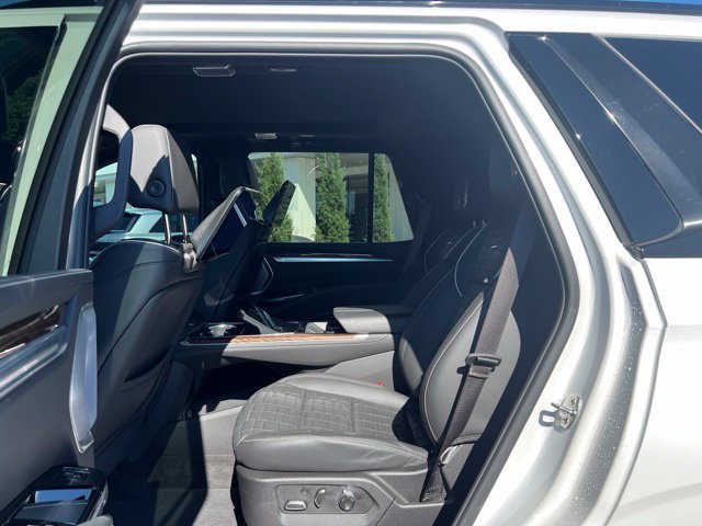 Certified 2025 Cadillac Escalade Sport Platinum AWD/4WD image 12