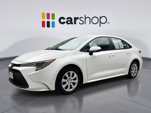 Used 2025 Toyota Corolla LE image 1