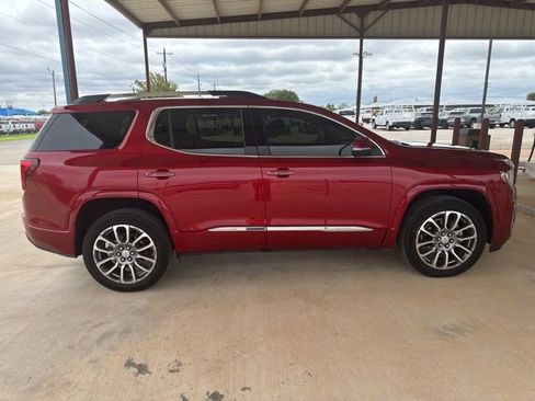 Used 2023 GMC Acadia Denali w/ Denali Technology Package AWD/4WD image 9