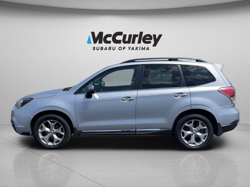 Used 2018 Subaru Forester 2.5i Touring AWD/4WD image 2