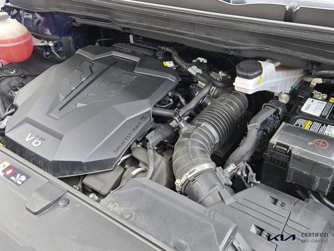 Used 2022 Kia Carnival LX FWD image 20