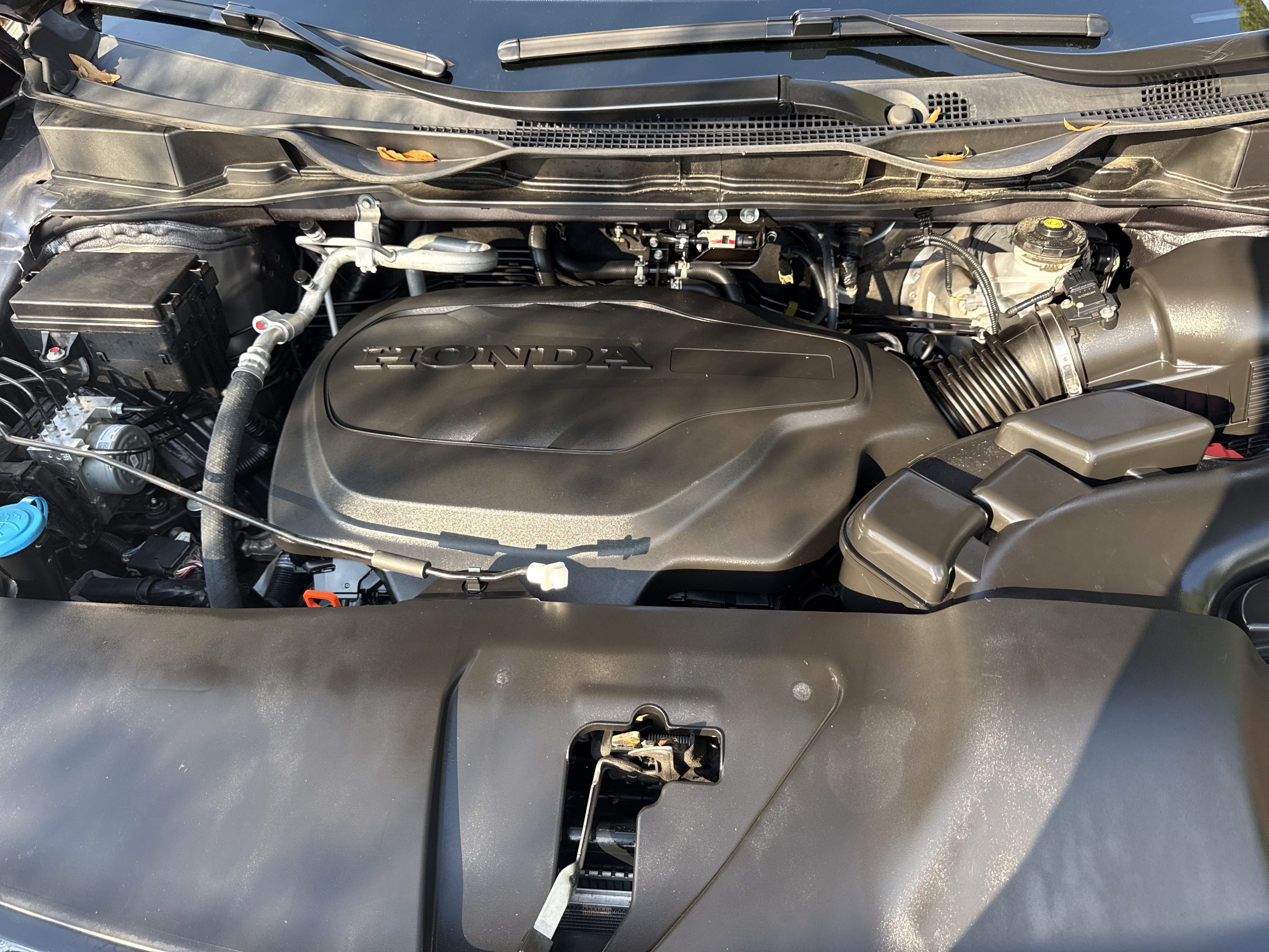 Used 2025 Honda Odyssey Touring image 2