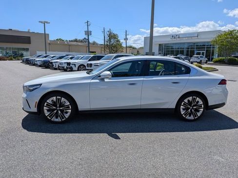 New 2026 BMW 530i RWD image 7
