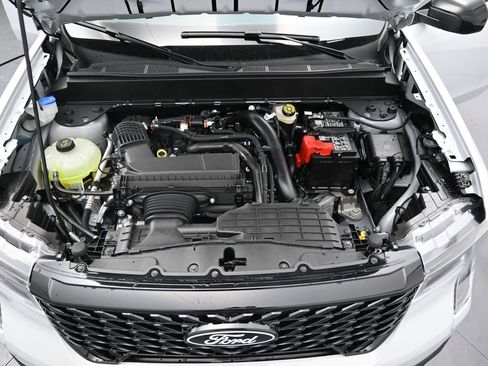 New 2025 Ford Maverick XLT w/ XLT Luxury Package image 37