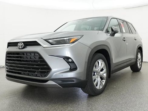 New 2026 Toyota Grand Highlander FWD image 33