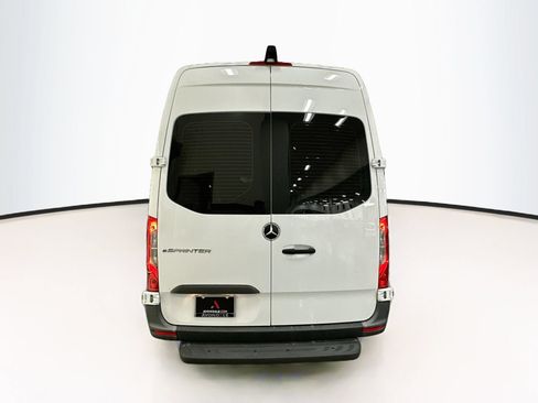 Used 2024 Mercedes-Benz eSprinter 170 Cargo image 7