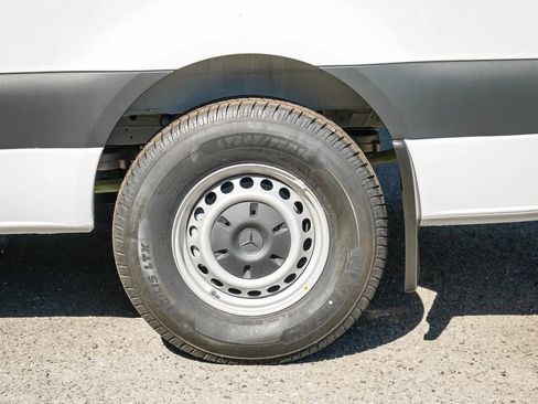 New 2024 Mercedes-Benz eSprinter 170 Cargo image 11