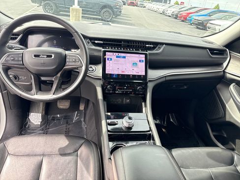 Used 2023 Jeep Grand Cherokee Limited AWD/4WD image 12