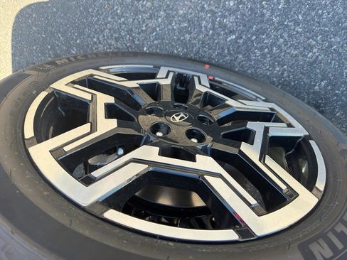 New 2025 Hyundai Santa Cruz Limited image 24