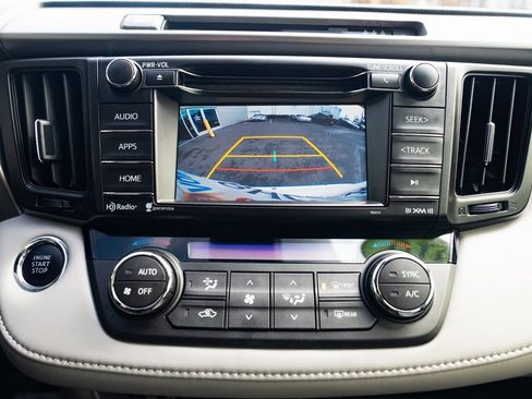 Used 2018 Toyota RAV4 XLE image 14