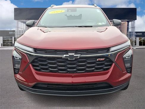 Used 2024 Chevrolet Trax RS w/ Driver Confidence Package image 2