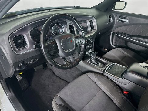 Used 2022 Dodge Charger SXT image 29