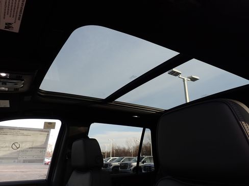 New 2026 GMC Yukon Denali w/ Sun & Power Step Package image 21