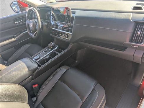 Used 2022 Nissan Pathfinder SL AWD/4WD image 20