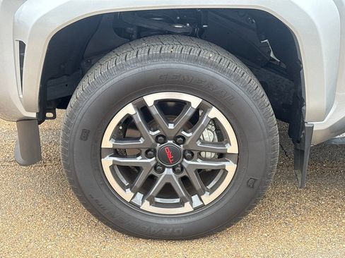 Used 2024 Toyota Tacoma TRD Sport w/ TRD Sport Upgrade Package image 23