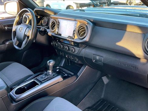Used 2020 Toyota Tacoma TRD Sport image 13